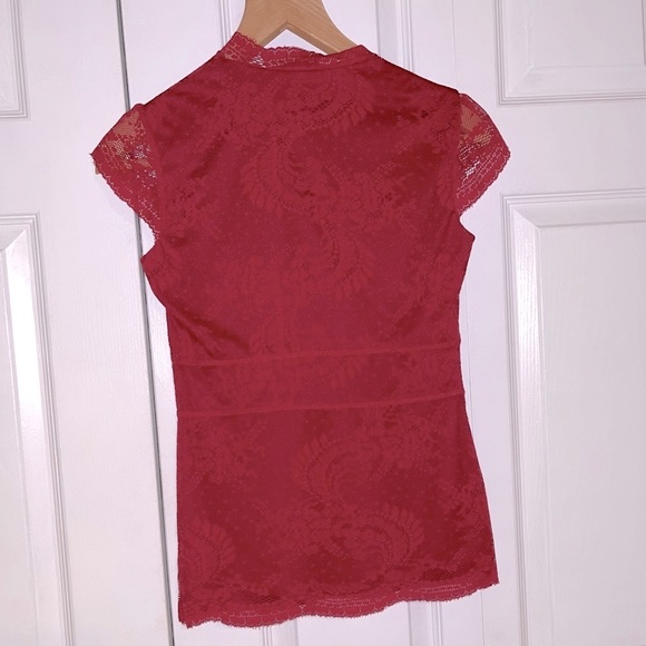 New York and Company red lace cap sleeve top, size XS - Picture 2 of 4